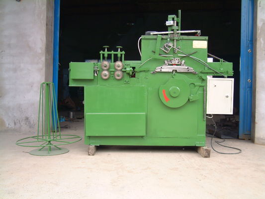 स्वचालित तार हैंगर बनाने की मशीन 220V/380V/440V वोल्टेज के साथ 27-30 पीसी/मिनट और 1.5-3.5 मिमी तार व्यास के लिए